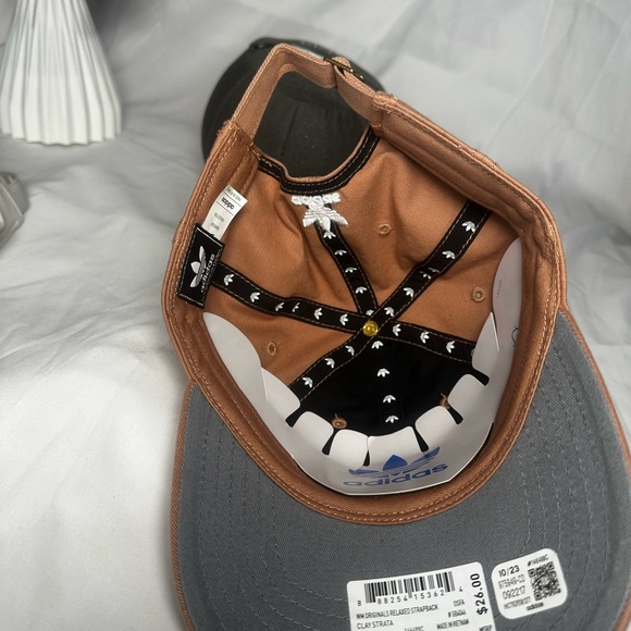 Adidas Brown Cap with White Logo - Picture 5 of 5